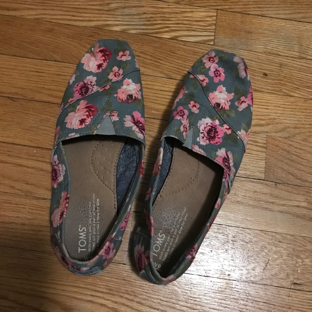 Floral TOMS